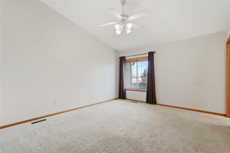 6 Ashford Place Iowa City IA 52245