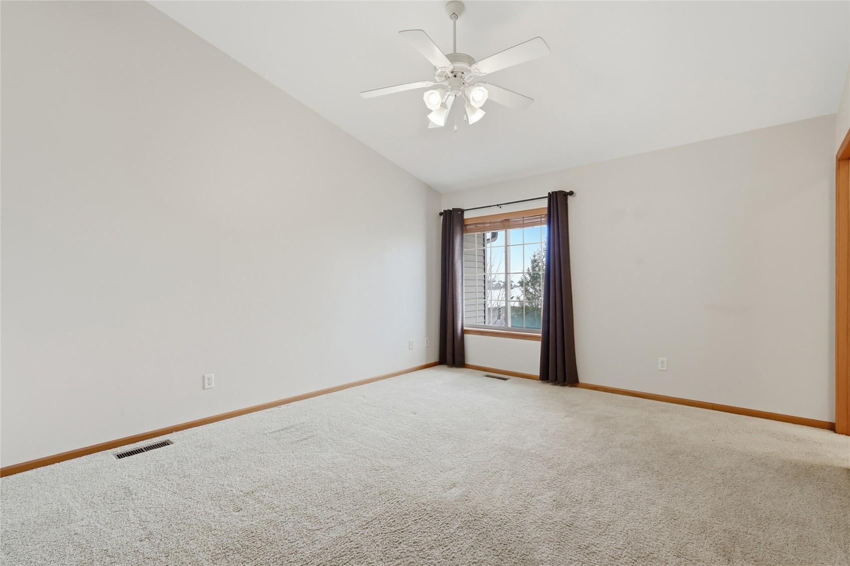 6 Ashford Place Iowa City IA 52245
