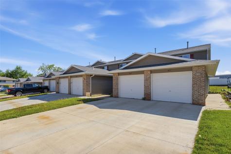 939 Grand Avenue Court Marion IA 52302