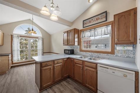 4545 Westchester Drive Drive NE Cedar Rapids IA 52402