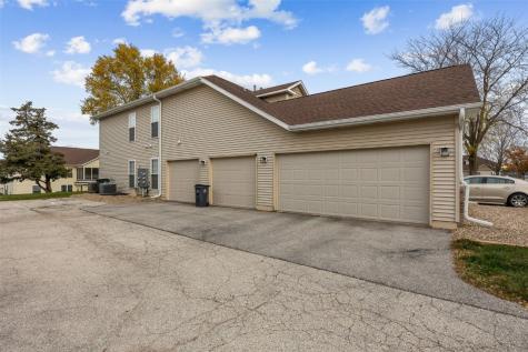4545 Westchester Drive Drive NE Cedar Rapids IA 52402