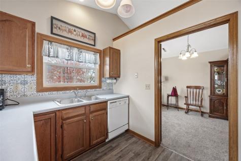4545 Westchester Drive Drive NE Cedar Rapids IA 52402