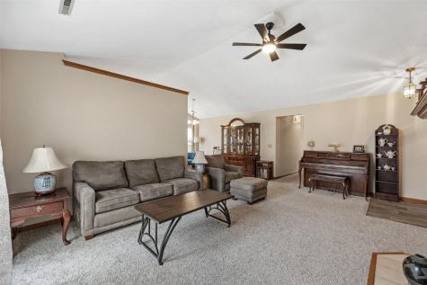 4545 Westchester Drive Drive NE Cedar Rapids IA 52402
