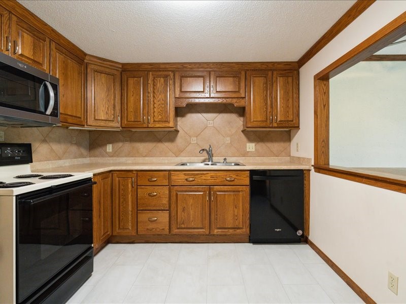 150 Thompson Drive SE Cedar Rapids IA 52403