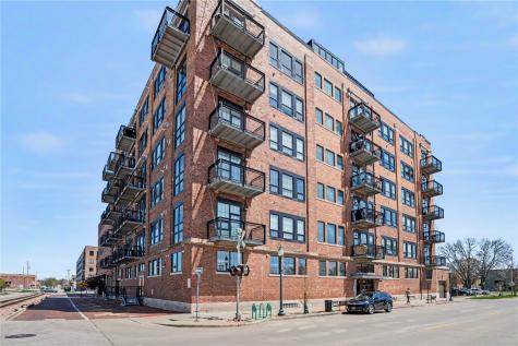 900 2ND Street #208 Cedar Rapids IA 52401