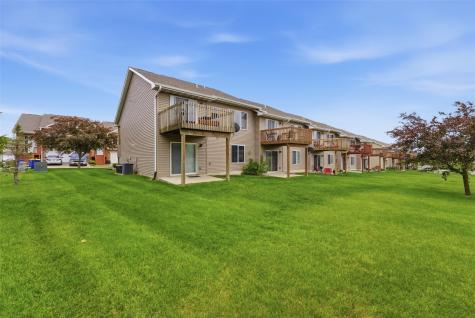1809 Goose Lake Circle North Liberty IA 52317