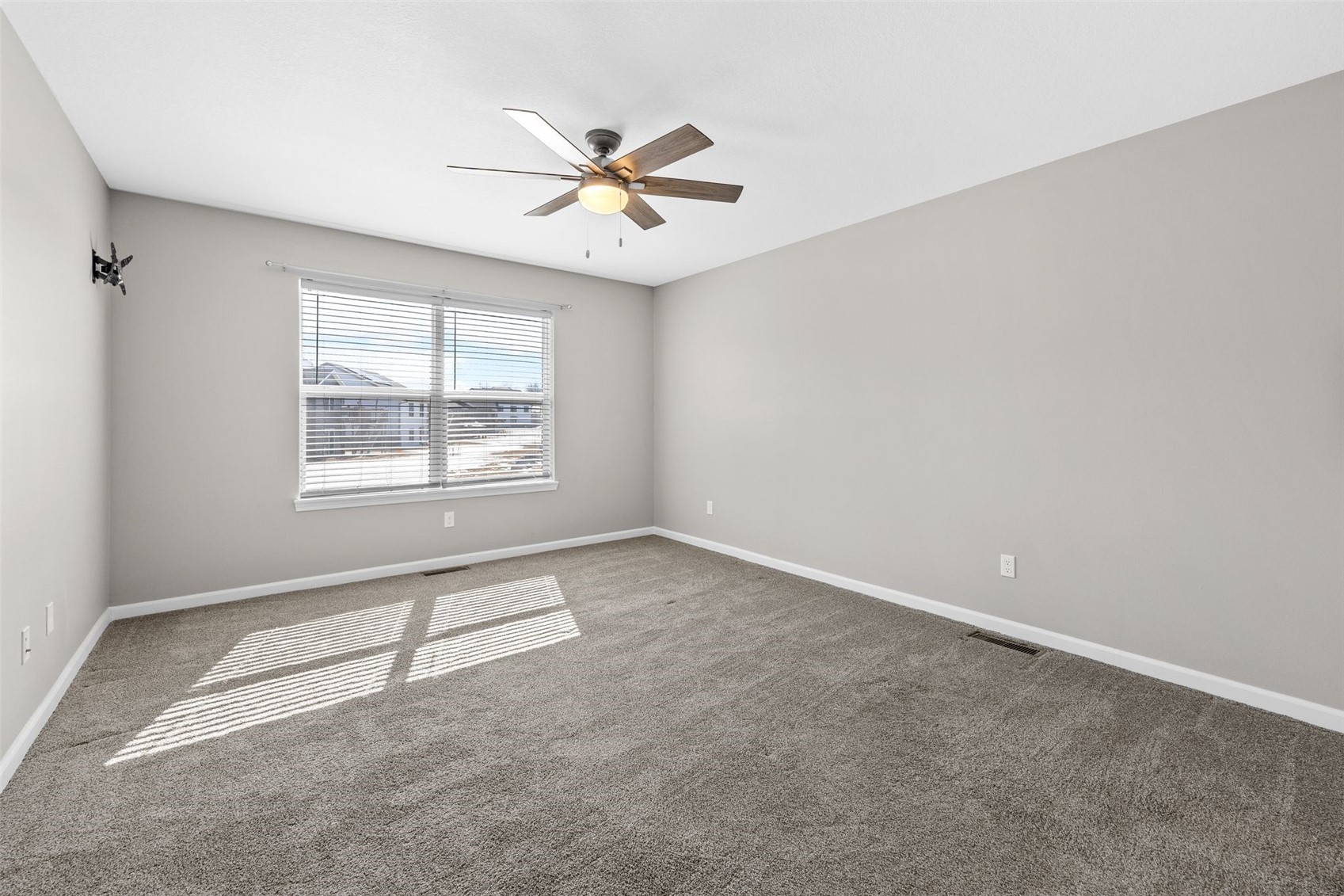 473 Chamber Drive Anamosa IA 52205