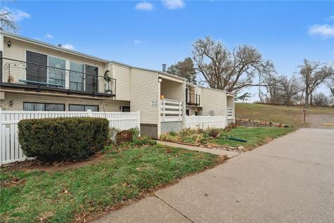 2955 Bowling Street SW Cedar Rapids IA 52404