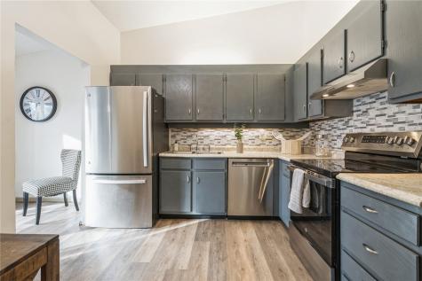 2955 Bowling Street SW Cedar Rapids IA 52404