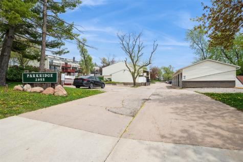 2955 Bowling Street SW Cedar Rapids IA 52404