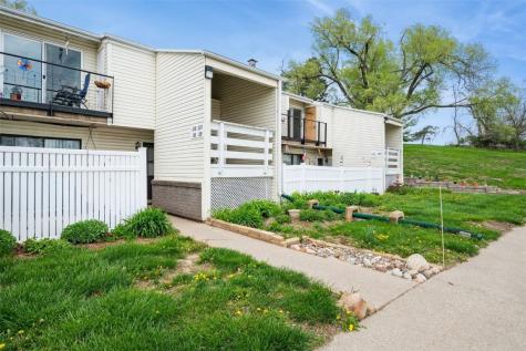 2955 Bowling Street SW Cedar Rapids IA 52404