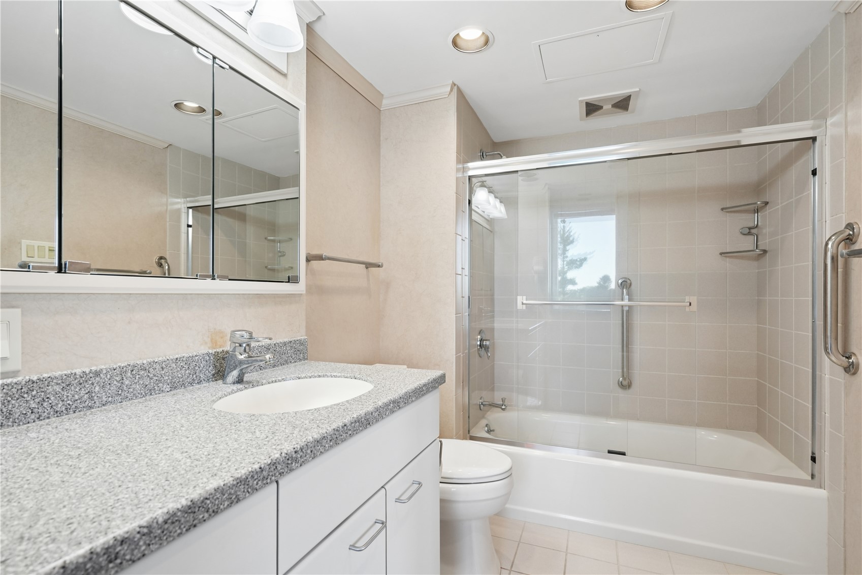 2222 1st Avenue NE Cedar Rapids IA 52402