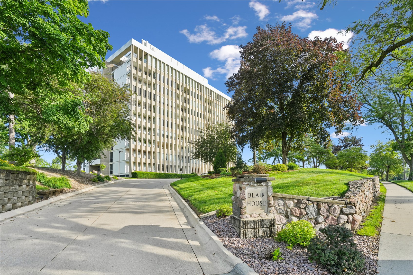 2222 1st Avenue NE Cedar Rapids IA 52402