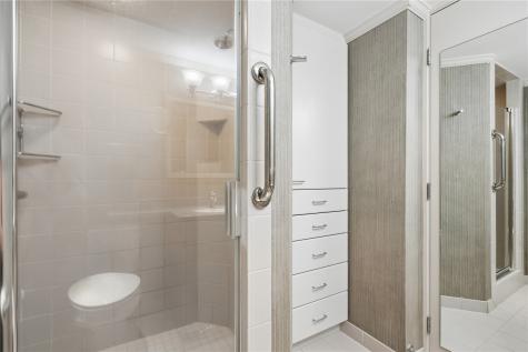 2222 1st Avenue NE Cedar Rapids IA 52402