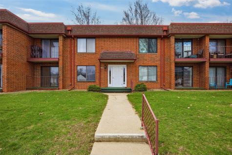 411 Crimson Drive NE Cedar Rapids IA 52402