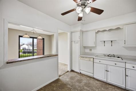 411 Crimson Drive NE Cedar Rapids IA 52402
