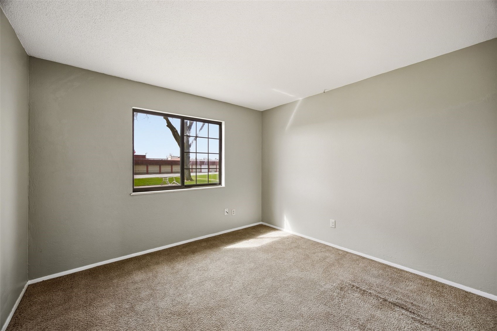 411 Crimson Drive NE Cedar Rapids IA 52402