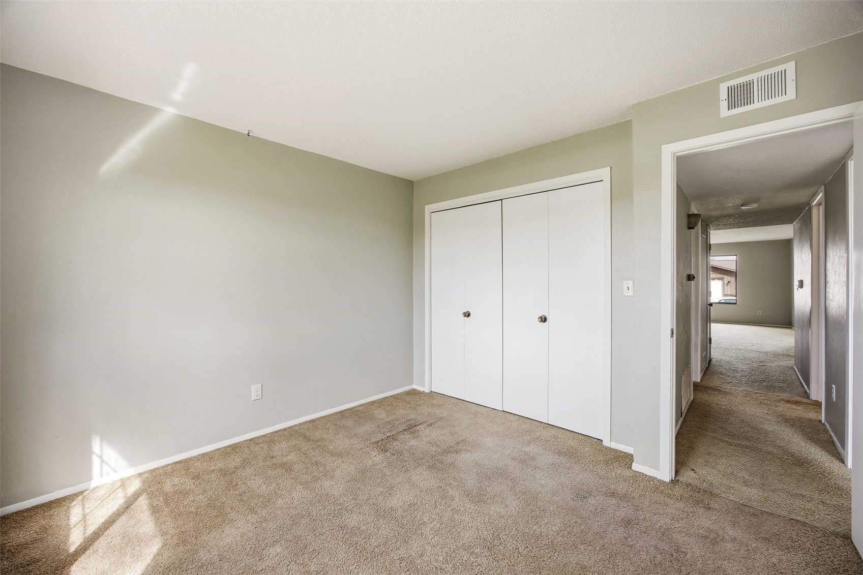 411 Crimson Drive NE Cedar Rapids IA 52402