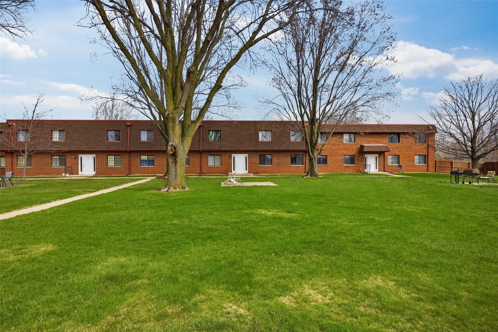 411 Crimson Drive NE Cedar Rapids IA 52402