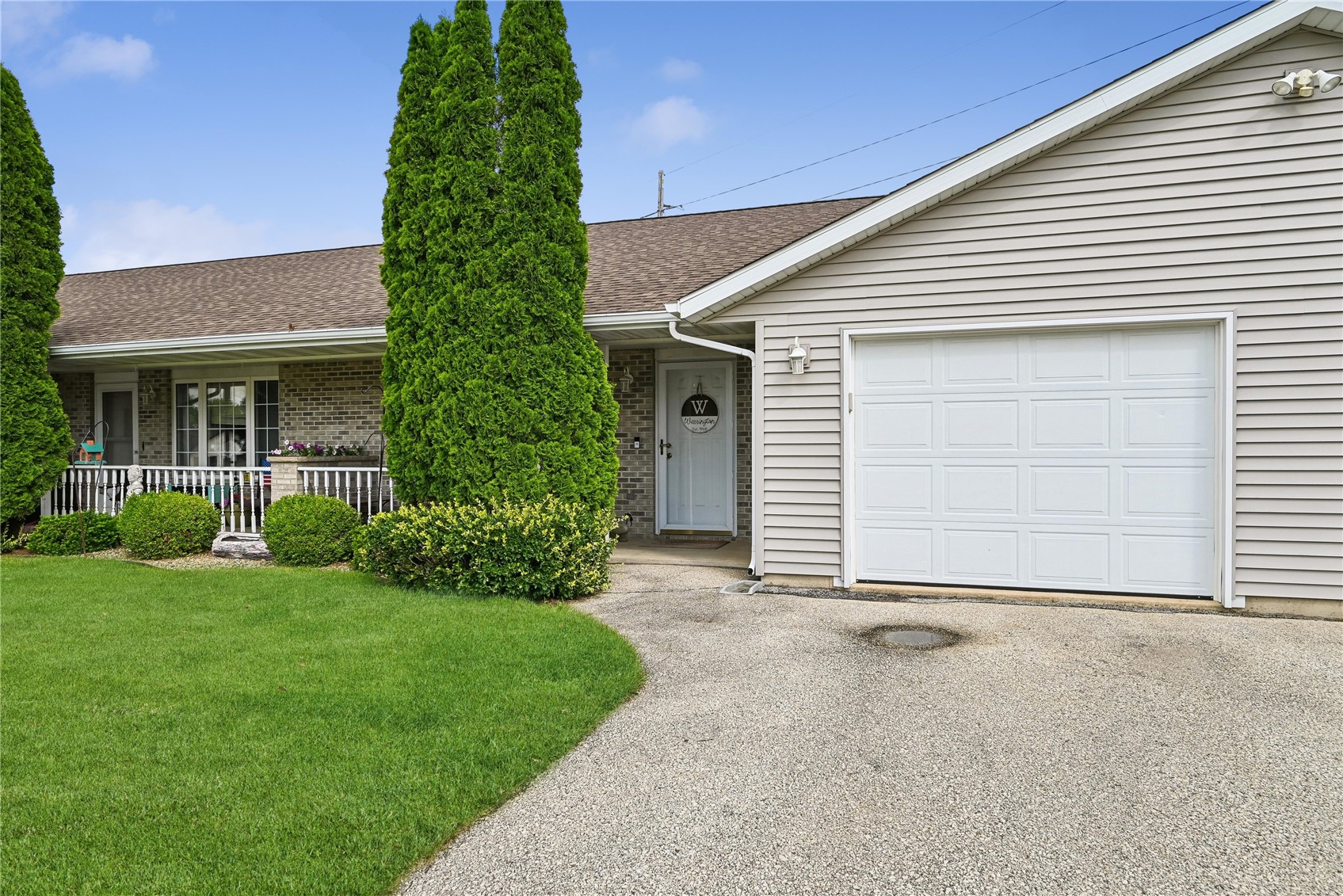 102 Richland Avenue Urbana IA 52345
