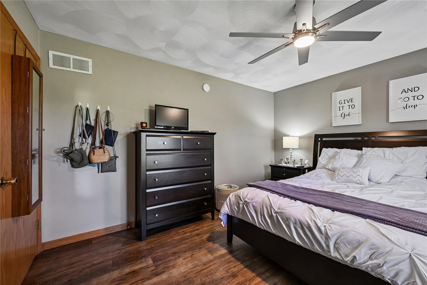 102 Richland Avenue Urbana IA 52345