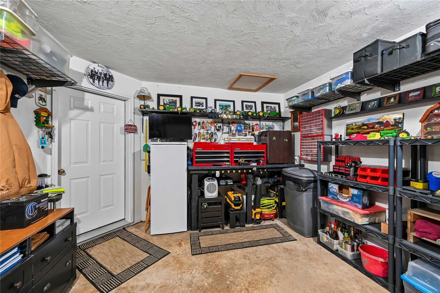 102 Richland Avenue Urbana IA 52345