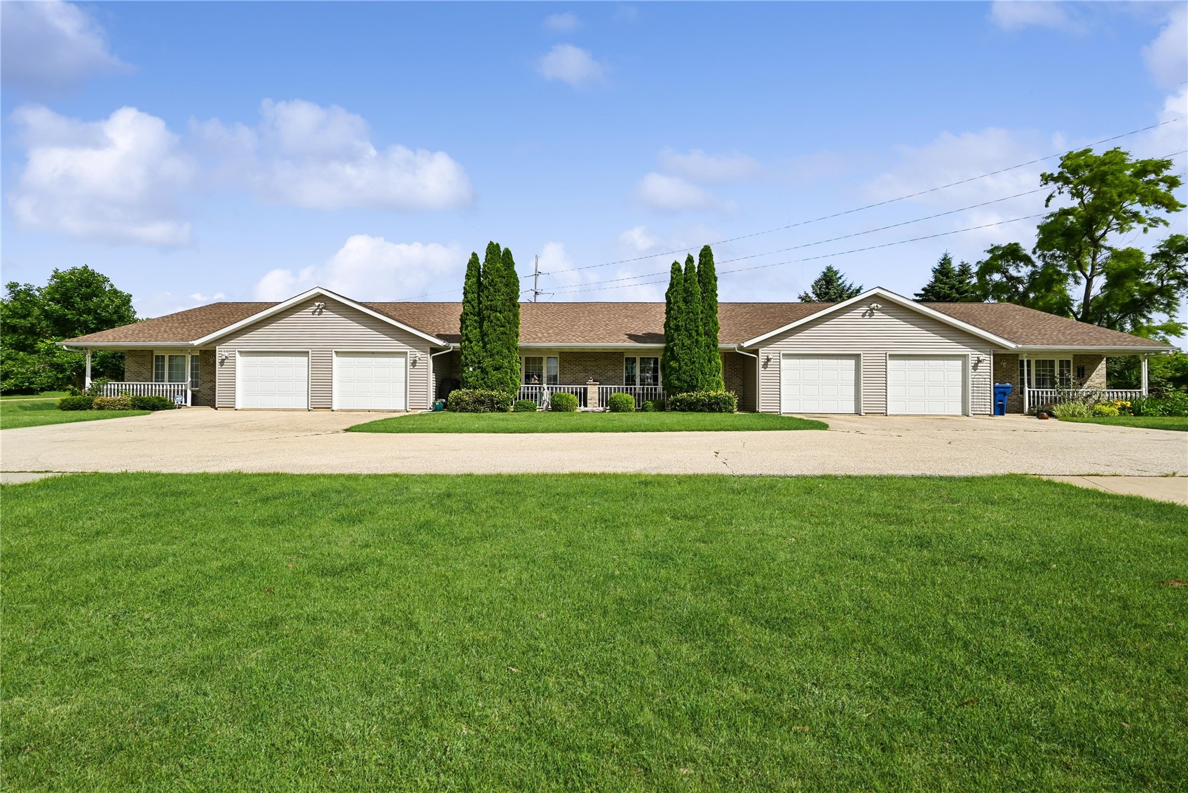 102 Richland Avenue Urbana IA 52345