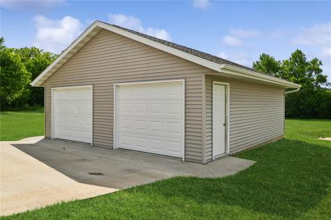 102 Richland Avenue Urbana IA 52345