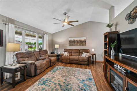 102 Richland Avenue Urbana IA 52345