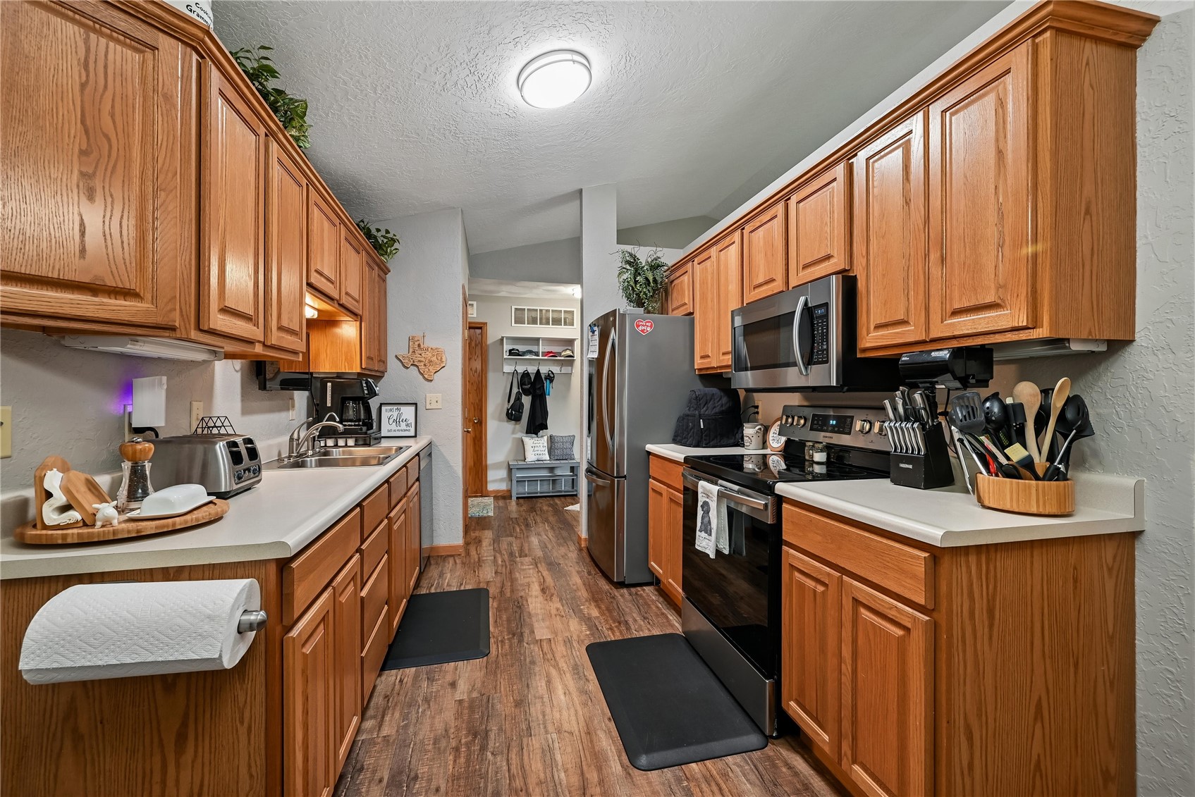 102 Richland Avenue Urbana IA 52345
