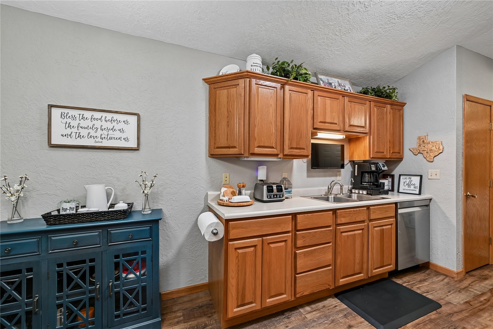 102 Richland Avenue Urbana IA 52345