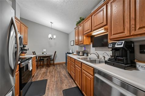102 Richland Avenue Urbana IA 52345