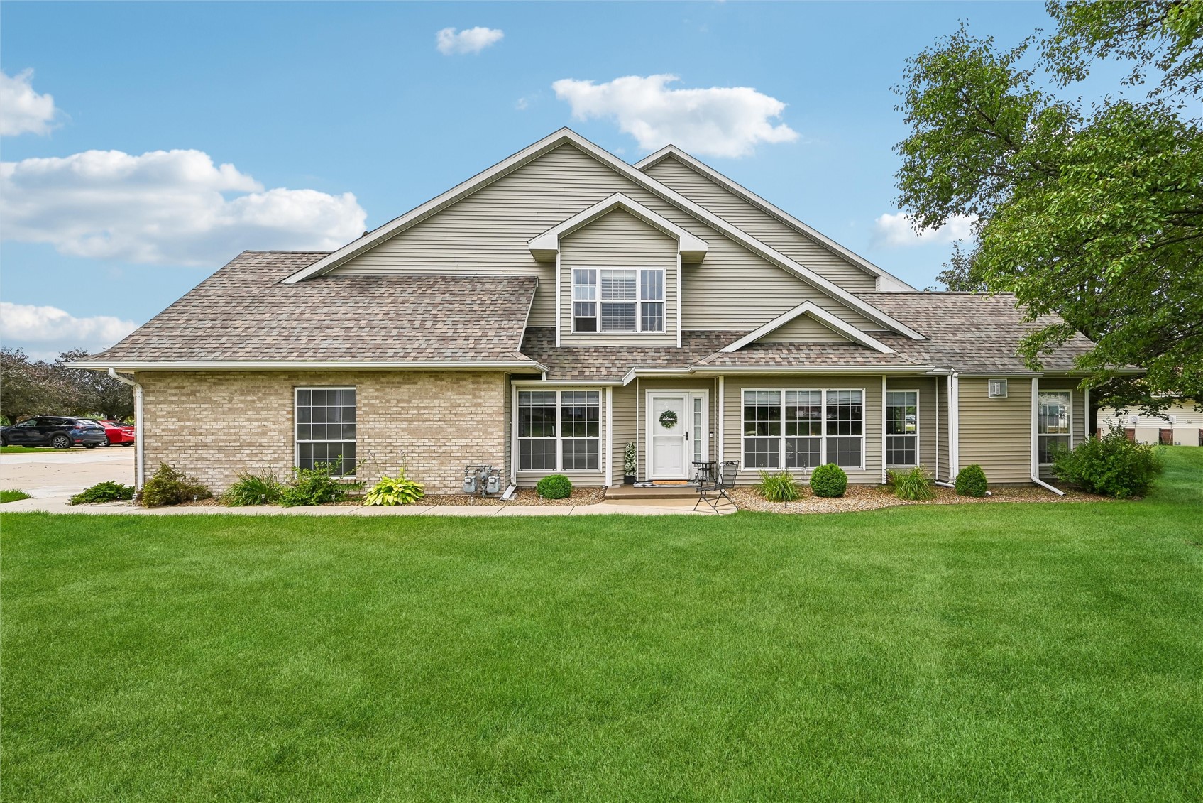 1242 Litchfield Drive Hiawatha IA 52233