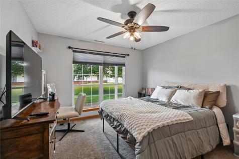 1242 Litchfield Drive Hiawatha IA 52233