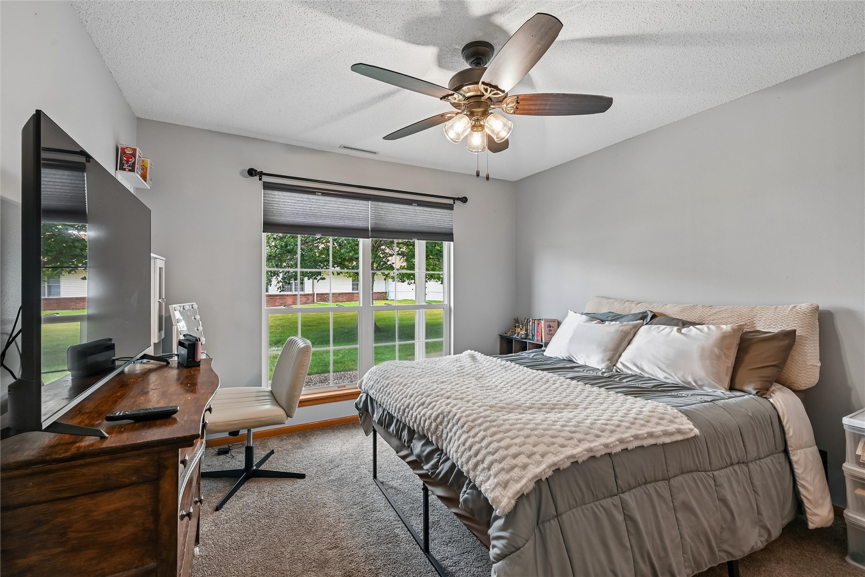 1242 Litchfield Drive Hiawatha IA 52233