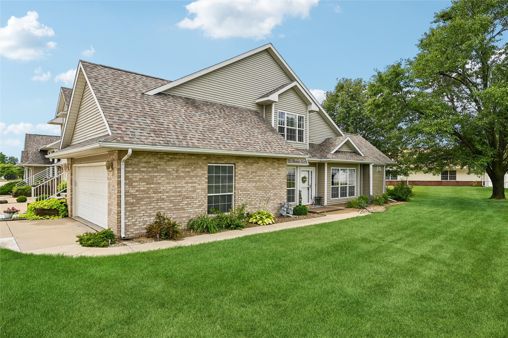 1242 Litchfield Drive Hiawatha IA 52233
