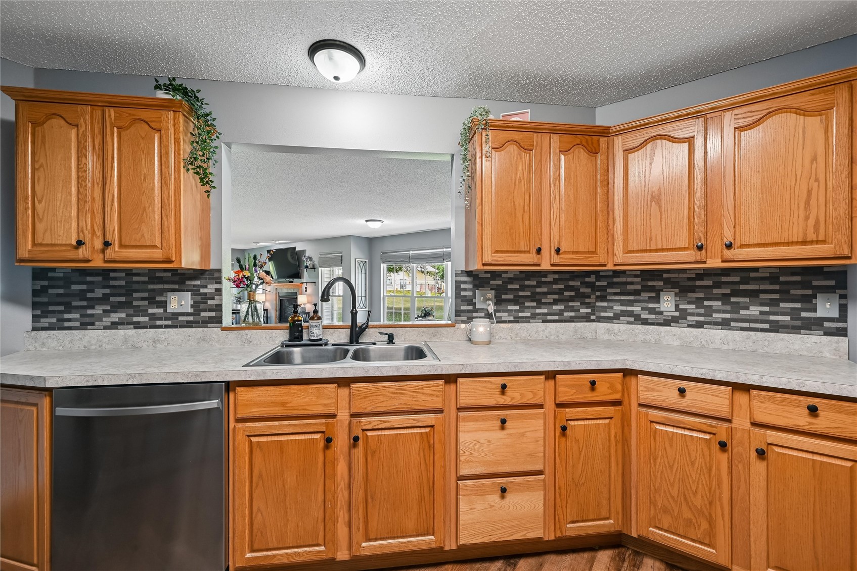 1242 Litchfield Drive Hiawatha IA 52233