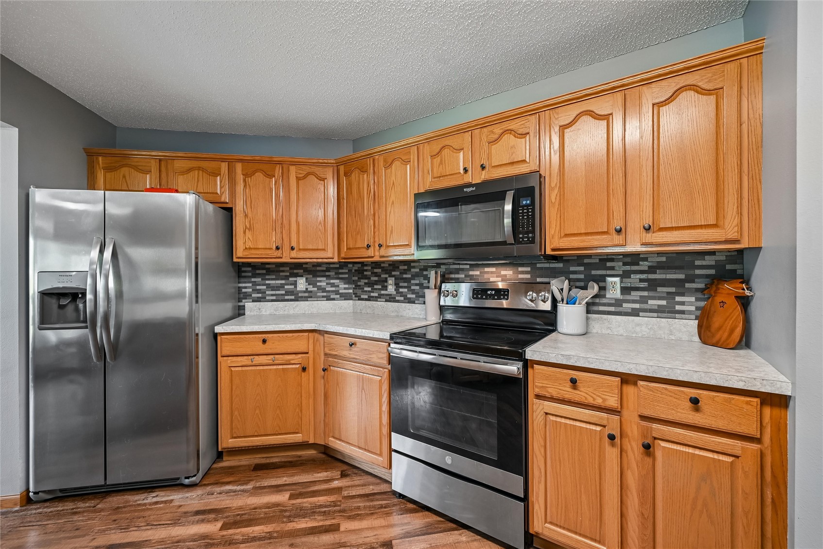 1242 Litchfield Drive Hiawatha IA 52233