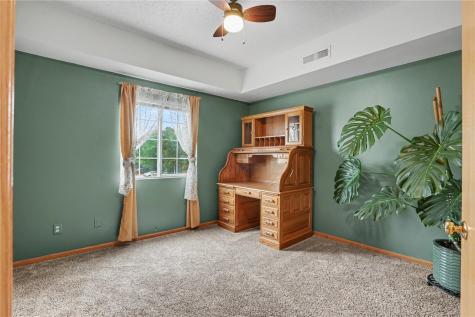2824 Triple Crown Ln Unit 5 Iowa City IA 52340