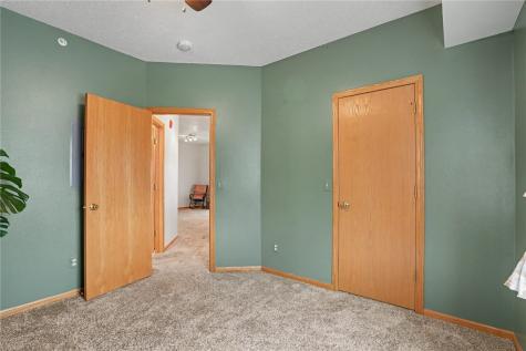 2824 Triple Crown Ln Unit 5 Iowa City IA 52340