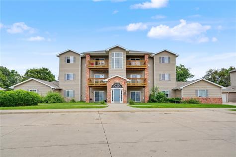 2824 Triple Crown Ln Unit 5 Iowa City IA 52340