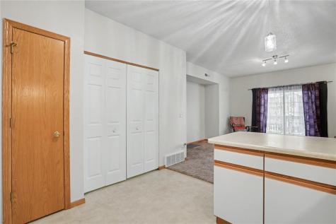 2824 Triple Crown Ln Unit 5 Iowa City IA 52340