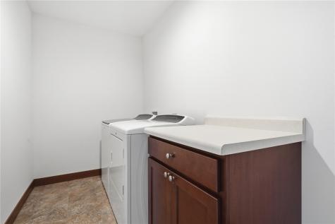 5508 Dostal Drive SW Cedar Rapids IA 52404