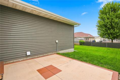 5508 Dostal Drive SW Cedar Rapids IA 52404
