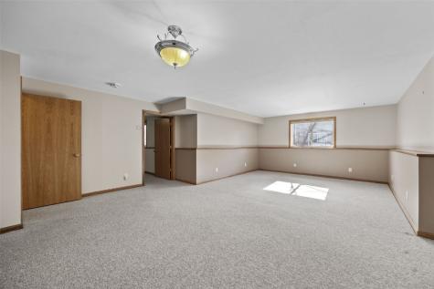 3315 Sunburst Avenue Marion IA 52302
