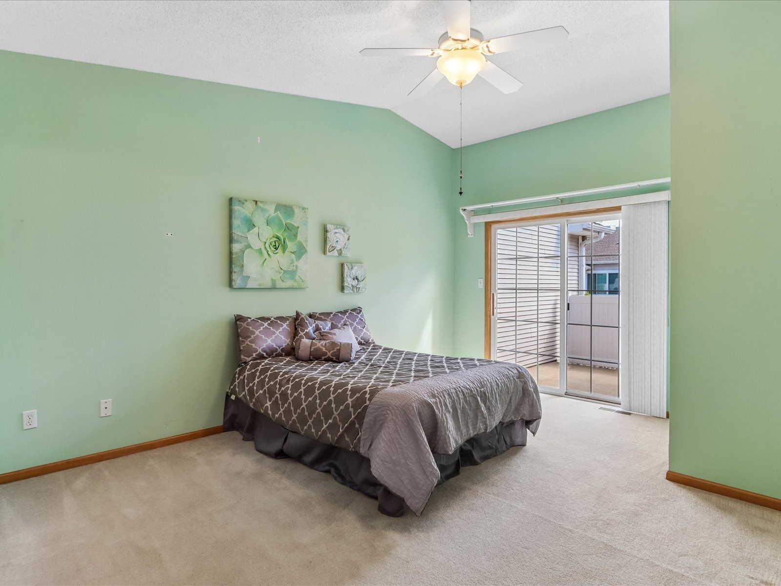 1233 74th Street NE Cedar Rapids IA 52402