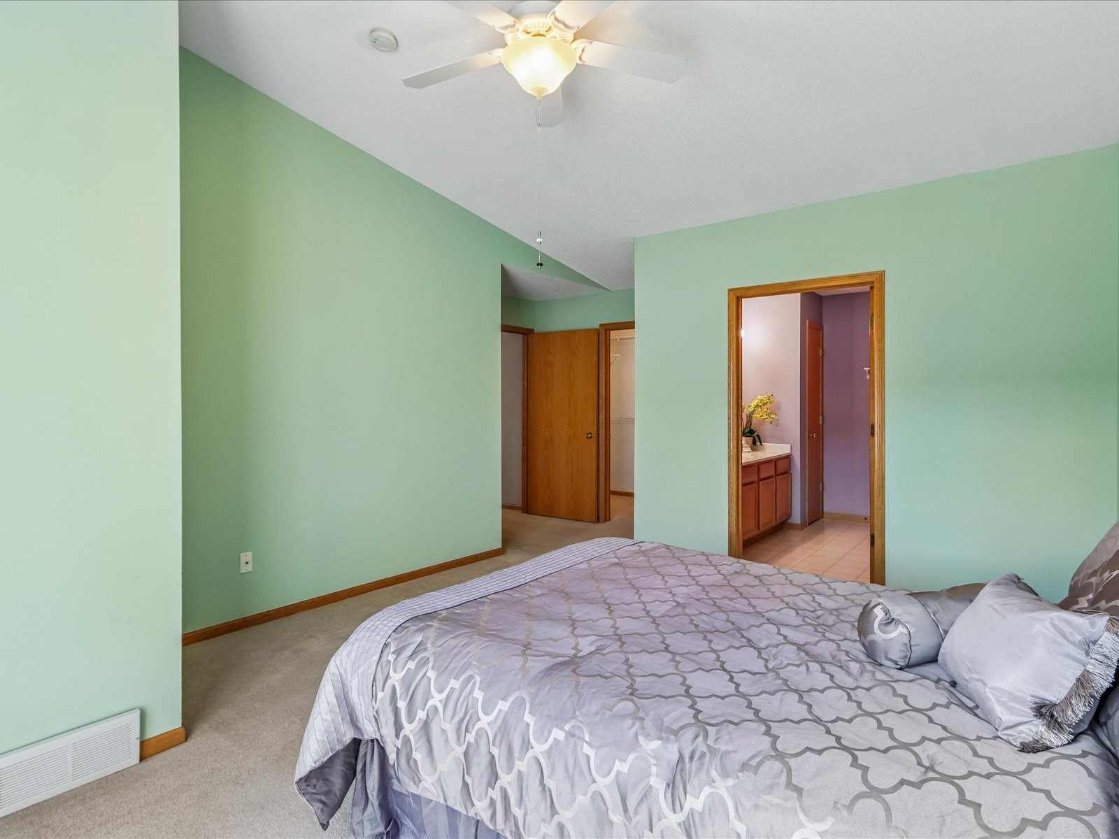 1233 74th Street NE Cedar Rapids IA 52402