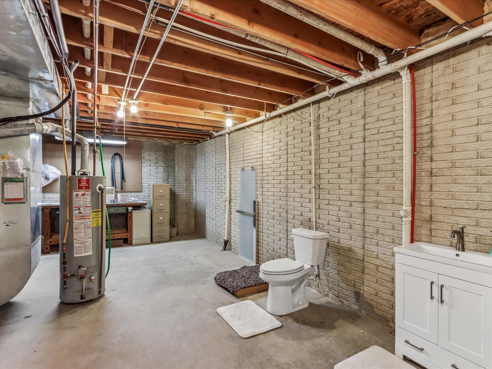 1233 74th Street NE Cedar Rapids IA 52402