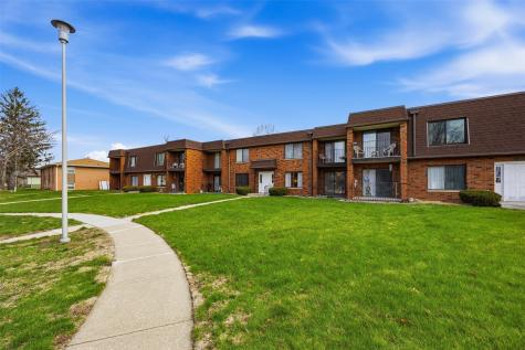 5716 Golden Court NE Cedar Rapids IA 52402