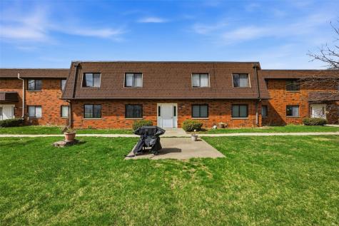 5716 Golden Court NE Cedar Rapids IA 52402